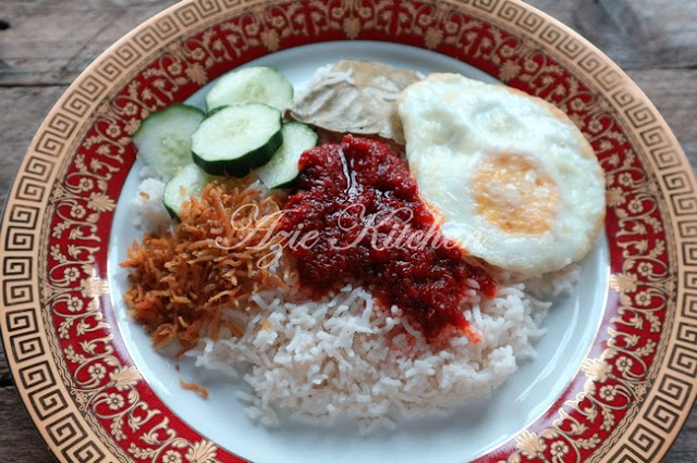 Nasi Lemak Kukus Azie Kitchen Yang Sedap