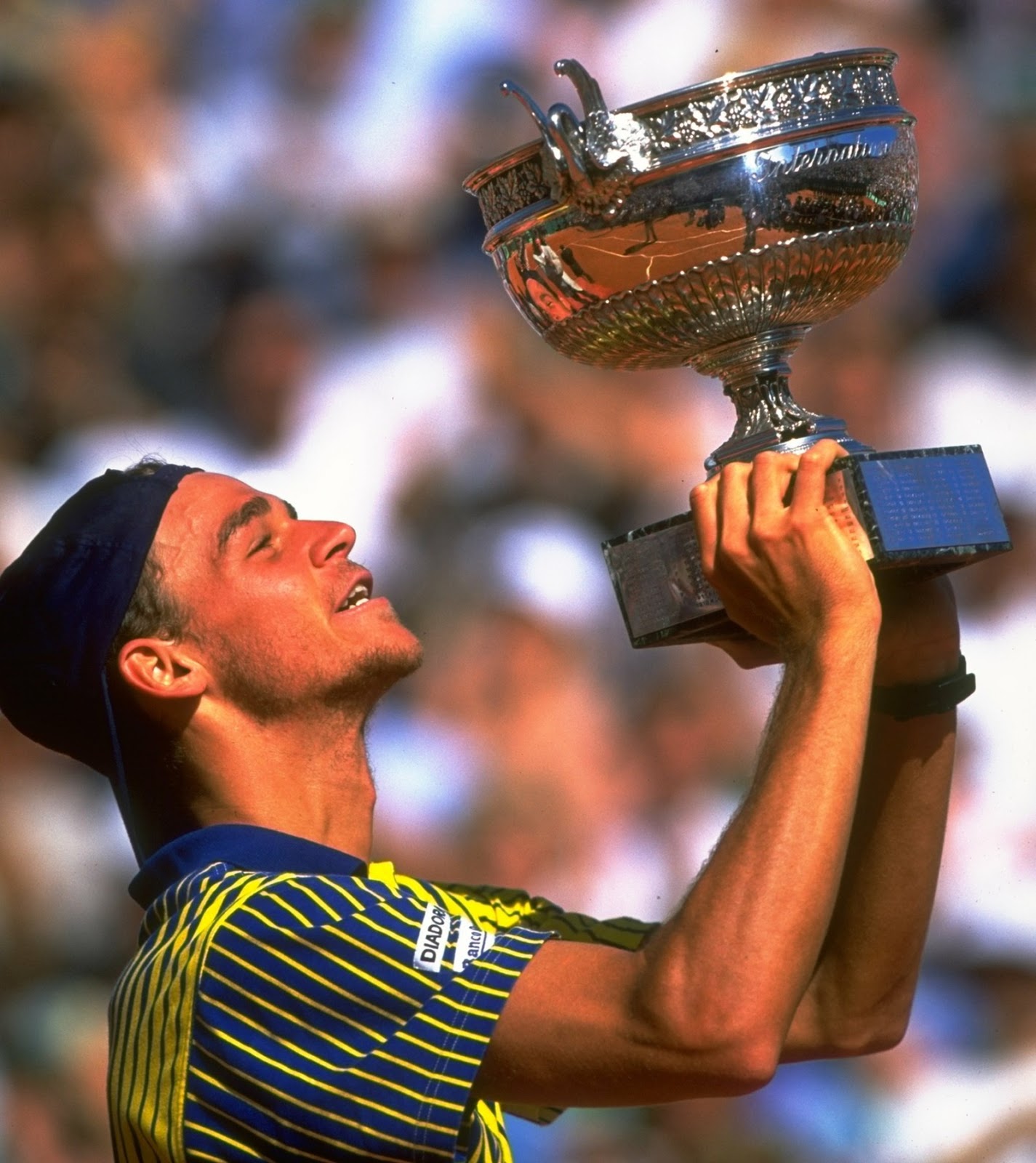 O gênio Gustavo Gustavo Kuerten 20 anos de seu primeiro título em Roland Garros Paris O gênio Gustavo Gustavo Kuerten 20 anos de seu primeiro título em Roland Garros Paris