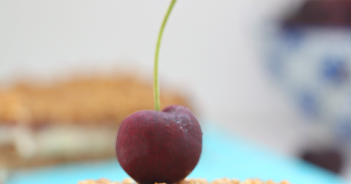 Cherrycream cheese oatmeal bars
