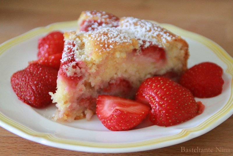 Basteltante Nina: Erdbeer-Joghurt-Kuchen