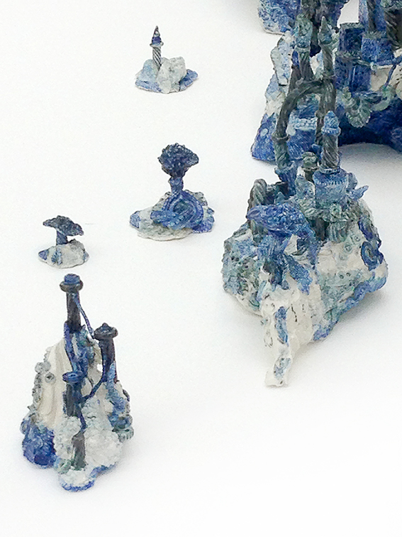 http://inspirations.ceramic.nl/Artists%202/2-10catherinedel.html