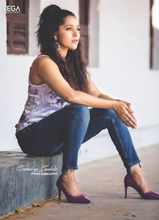 Beautiful Rashmi Gautam in Sleeveless Tank Top and Denim Jeans