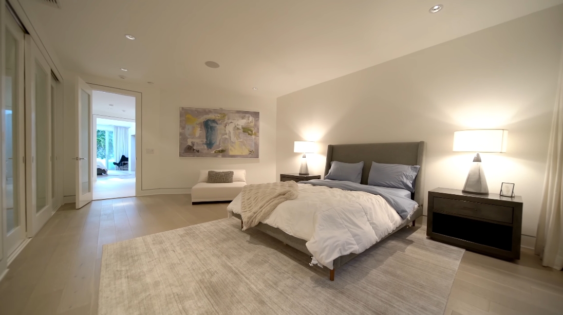 Tour 1003 N Beverly Dr, Beverly Hills Luxury Home vs. 38 Interior Design Photos