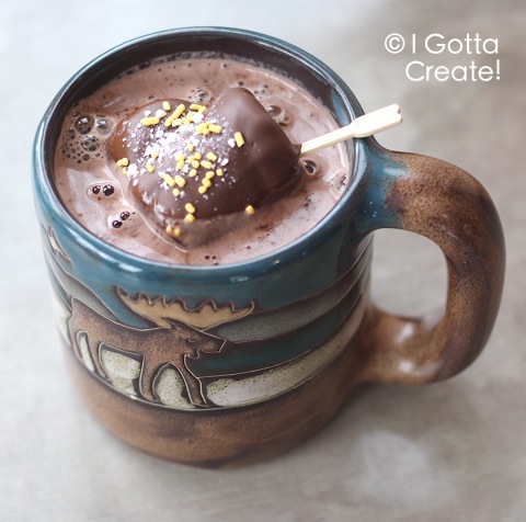 Chocolate Marshmallow Heart Dippers. Love the mug! | Recipe at I Gotta Create!