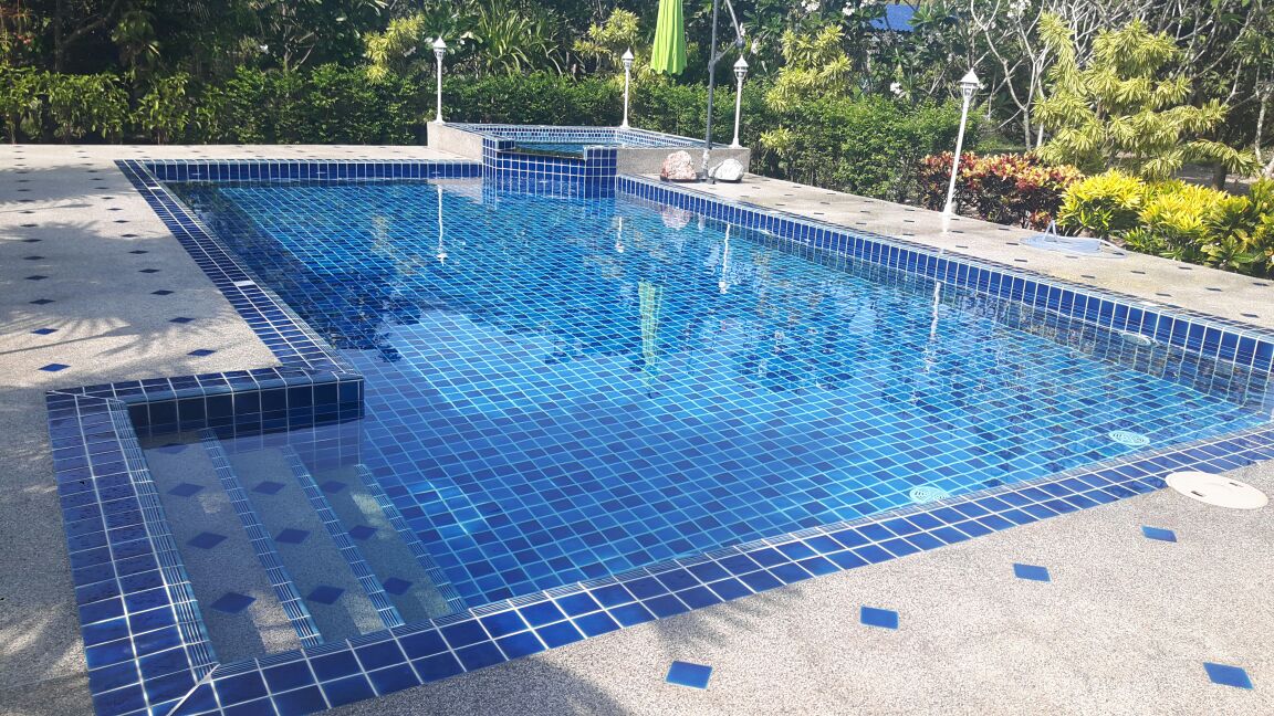 Swimming pool maintenance dubai