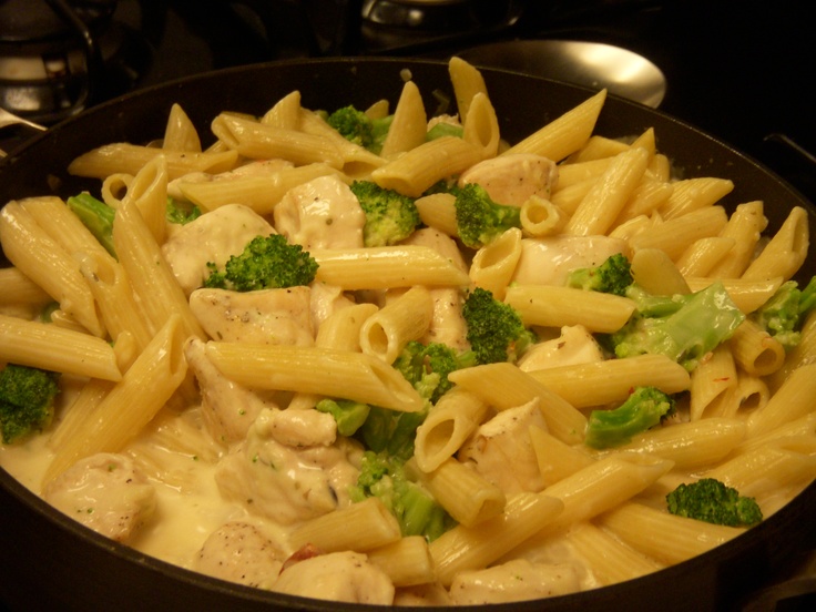 Pink Lady Chicken, Broccoli & Ziti