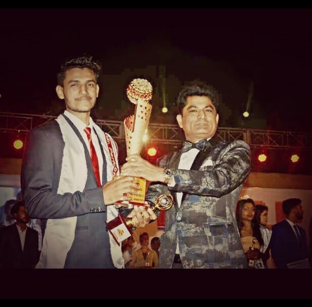 बेतिया के ऋषभ राज मिस्टर एंड मिस परफेक्ट ताज से हुए सम्मानित 3 बेतिया के ऋषभ राज मिस्टर एंड मिस परफेक्ट ताज से हुए सम्मानित 3