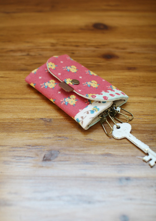 Key Chain Bag Holder Tutorial DIY Tutorial Ideas!