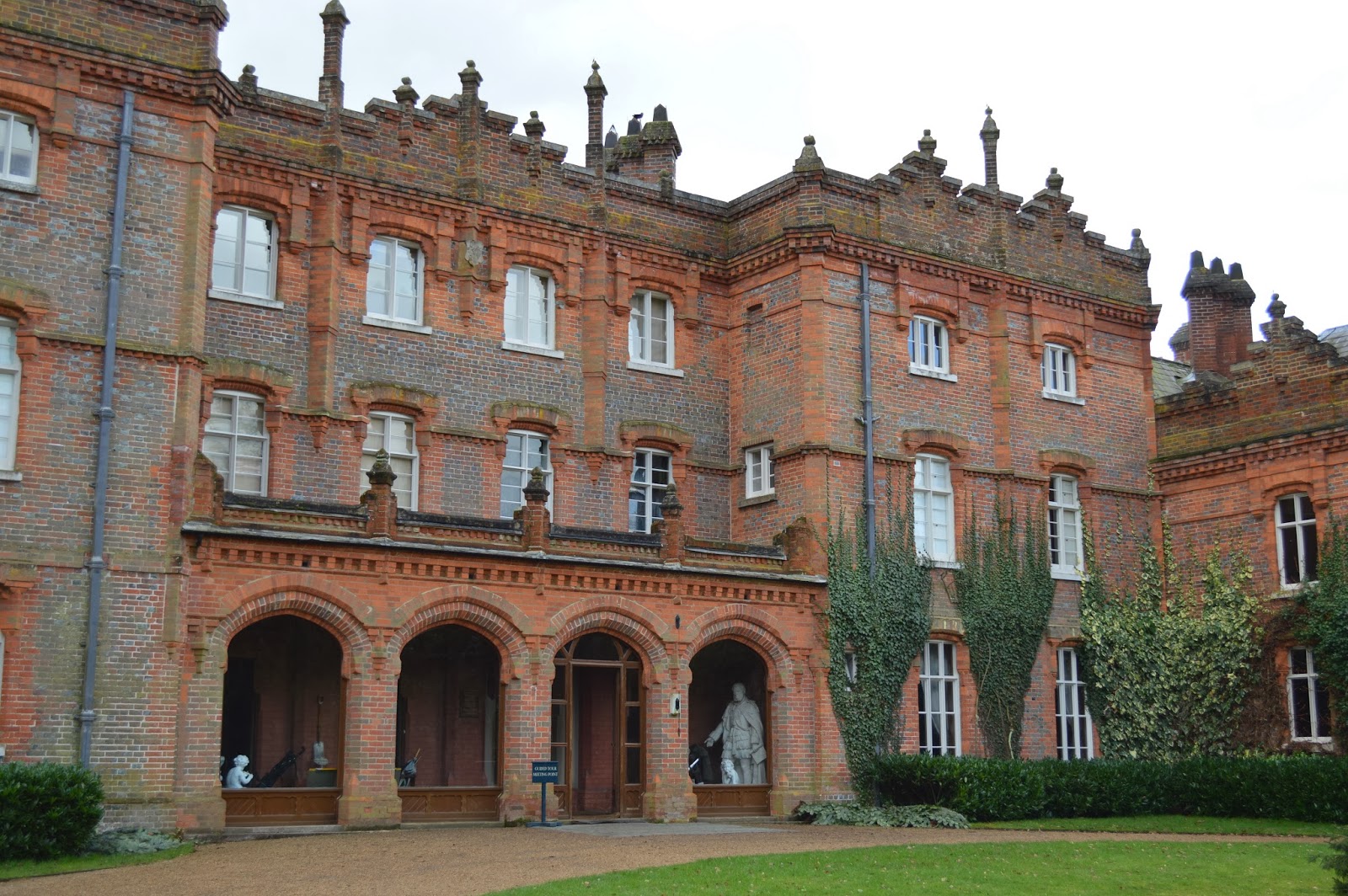 Book&aCuppa: Hughenden Manor (exterior)