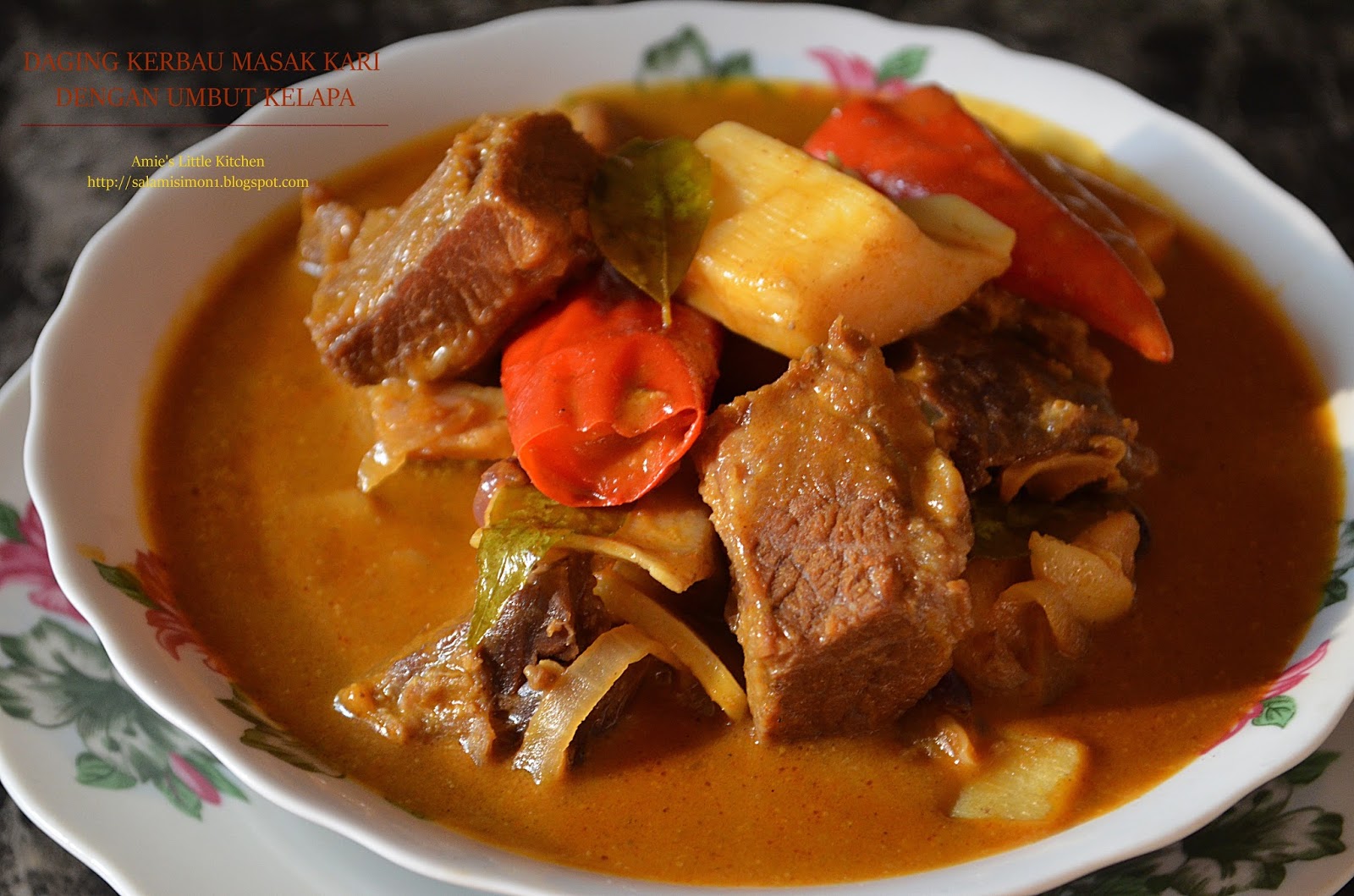 Daging Kerbau Masak Kari dengan Umbut Kelapa - Amie's Little Kitchen