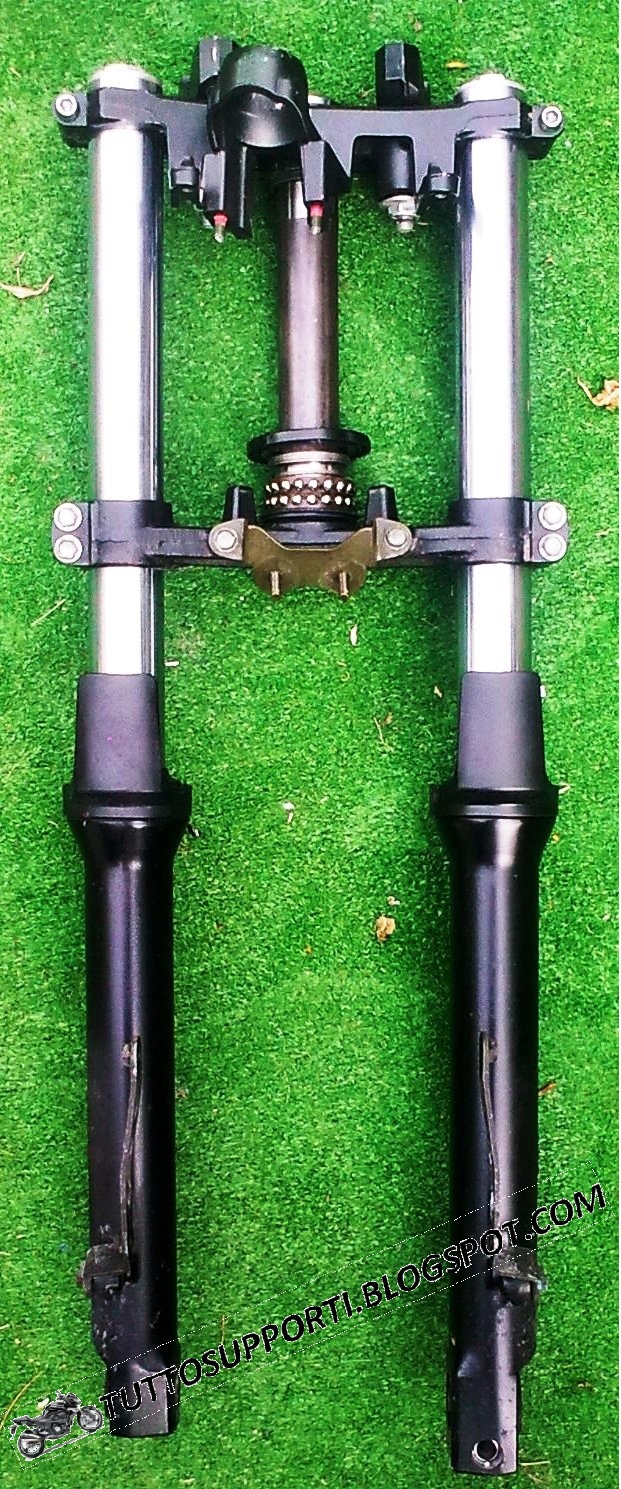 RICAMBI USATI MOTO ACCESSORI GENUINE SPARE PARTS KAWASAKI