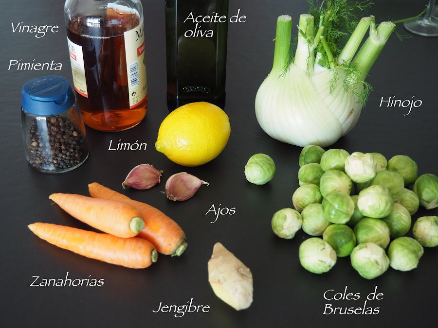 Escabeche de coles de Bruselas aromatizado con hierbas y especias