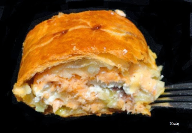 Rollo De Hojaldre Con Salmón Ahumado