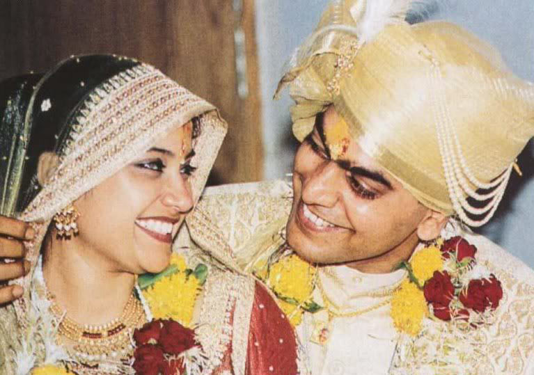 Bollywood Actor Ashutosh Rana & Wife Actress Renuka Shahane Family Photos (Wedding Pic) | Real-Life Photos