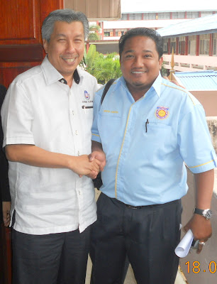 Bersama Tn Hj Tajuddin Jab,Pengarah BPTV
