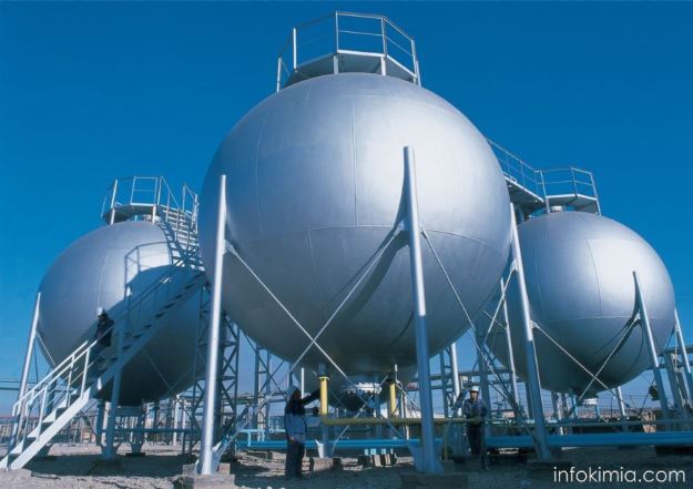 Gambar tangki penyimpanan bahan baku gas dalam industri kimia