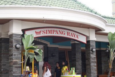 Pasar Baru, Restoren Padang Simpang Raya, Toko Tiga, Kilang Kerepek