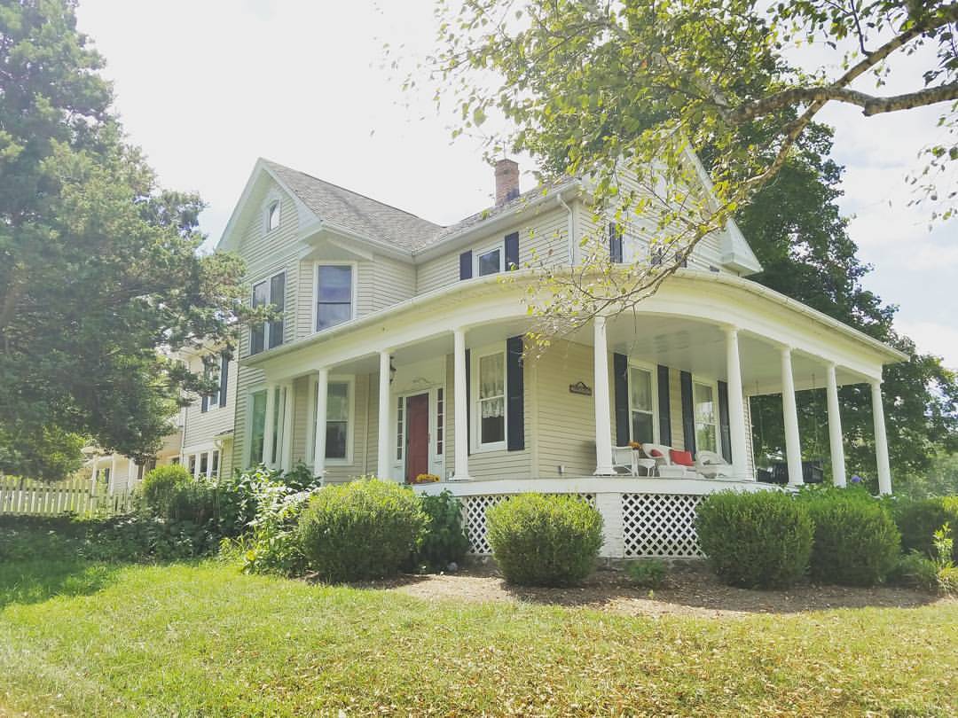 Izetta's Southern Cooking GRANDPARENTS FARM HOUSE IN LOVETTSVILLE