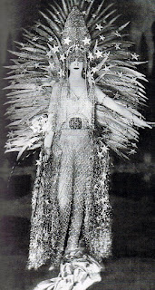 Casati in 1922 in a typically outrageous dress