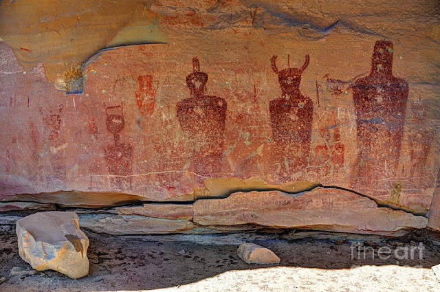 Nibiru, Elenini y otros misterios relacionados - Página 46 Hopi-sego-canyon-indian-petroglyphs-and-pictographs