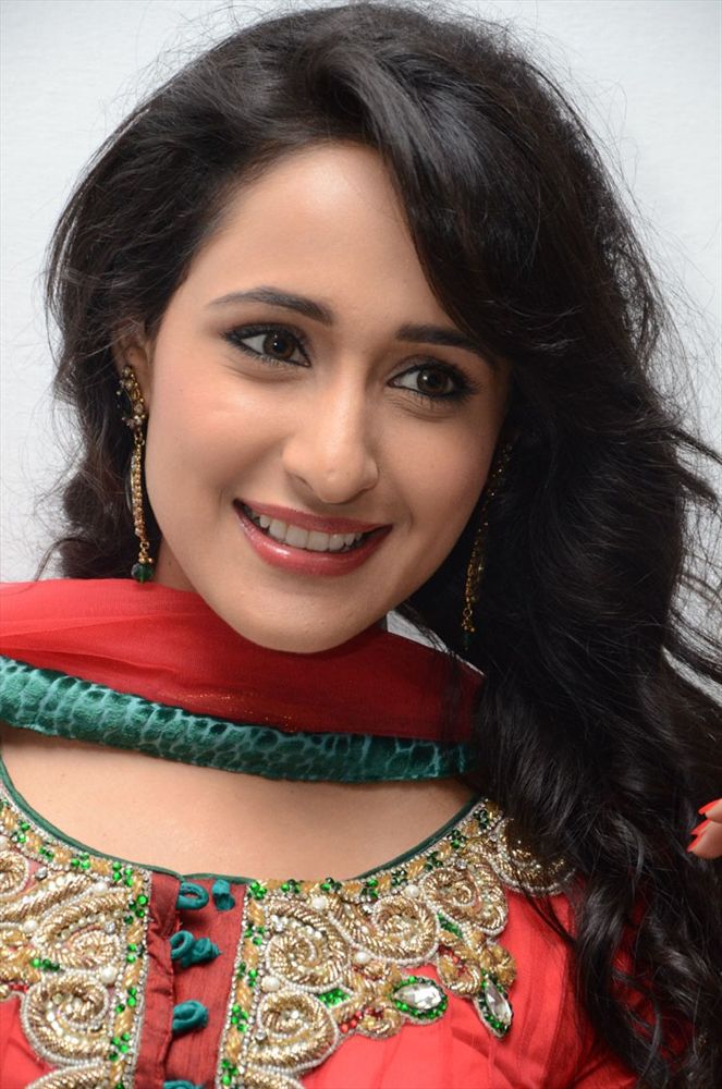 TollywoodCinePhotos: Pragya Latest Stills