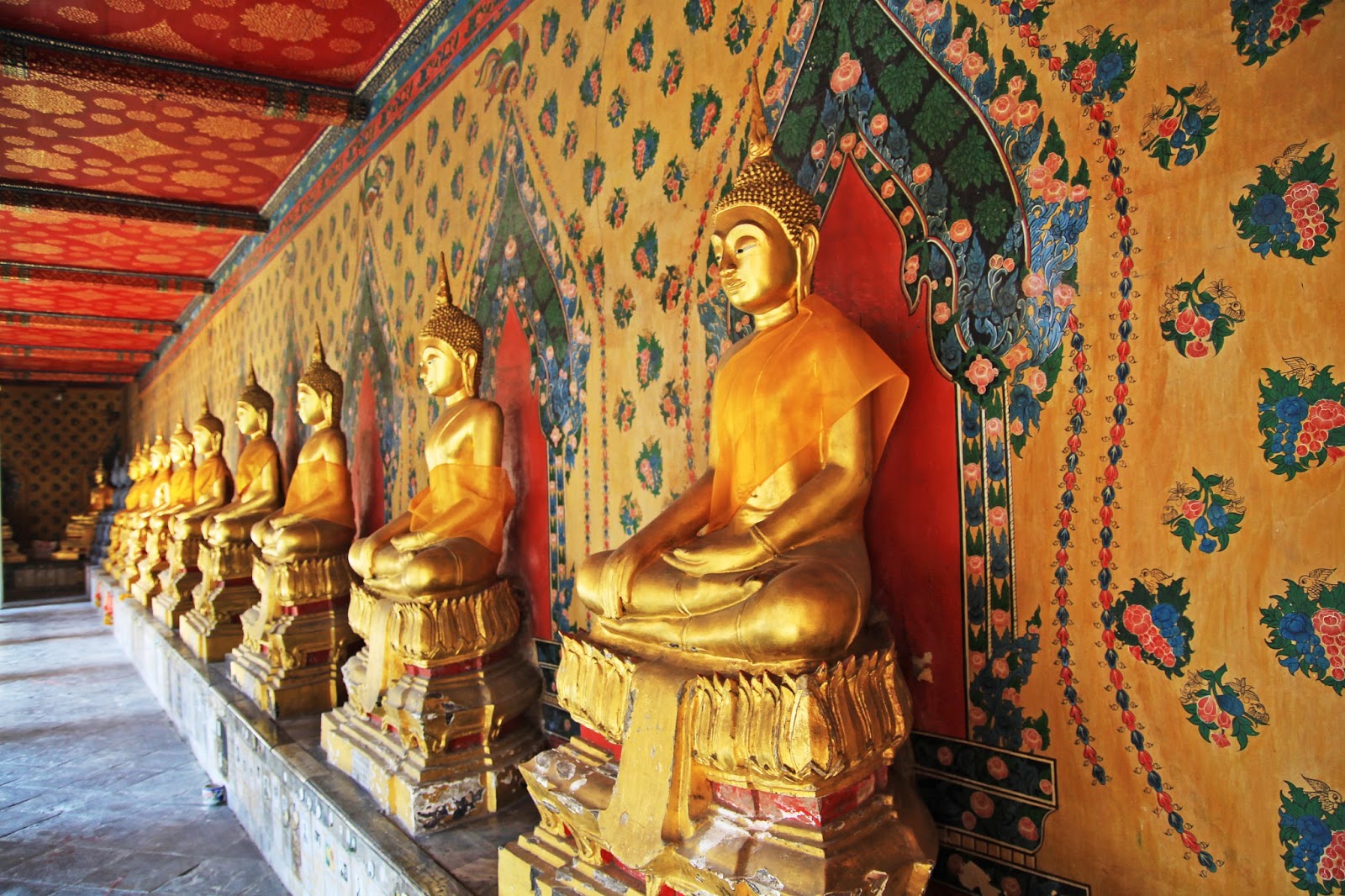 Golden Buddha Wat Arun