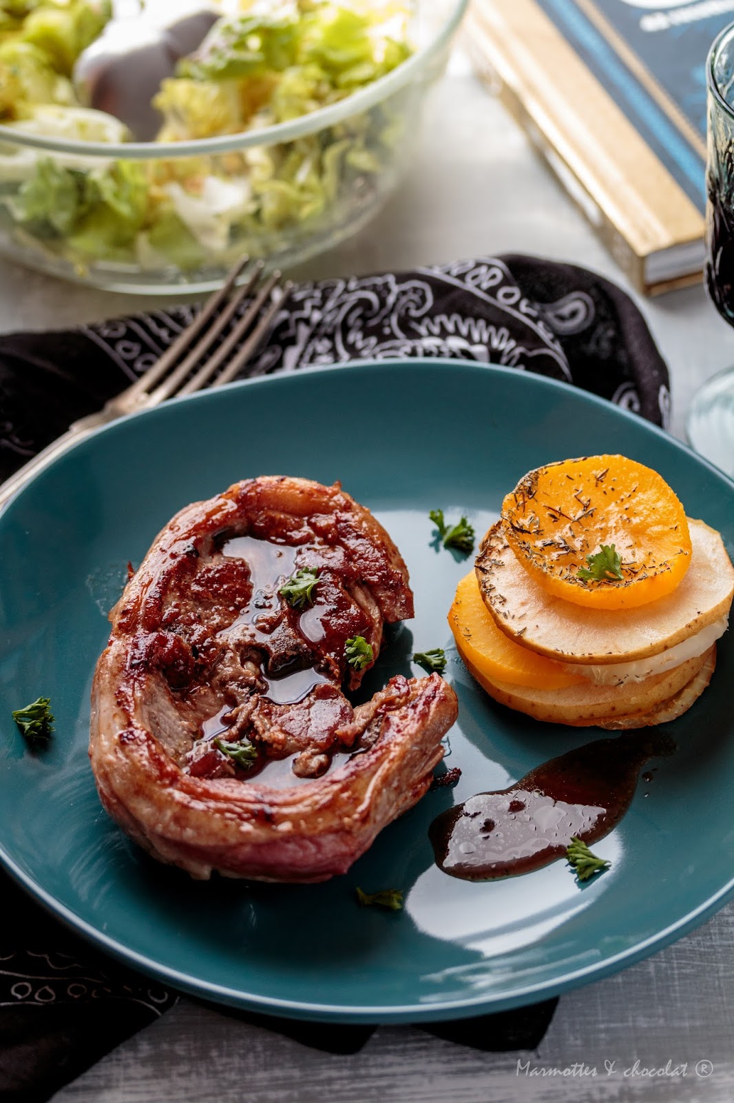 Marmottes et Chocolat Агнешки котлети с червено вино / Côtes d’agneau au vin rouge Marmottes et Chocolat Агнешки котлети с червено вино / Côtes d’agneau au vin rouge