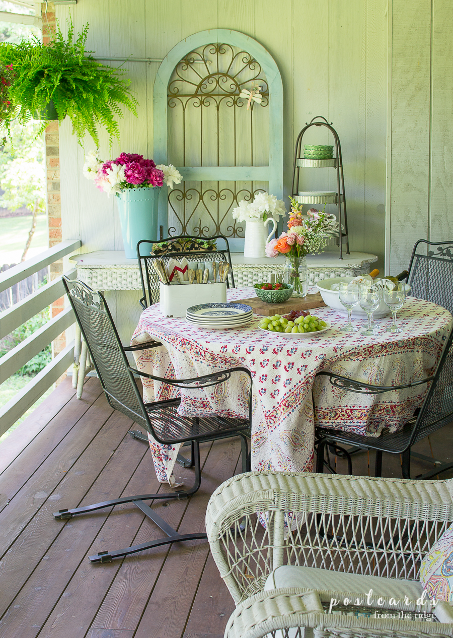 Dining Al Fresco With Vintage Finds And Flowers Postcards From