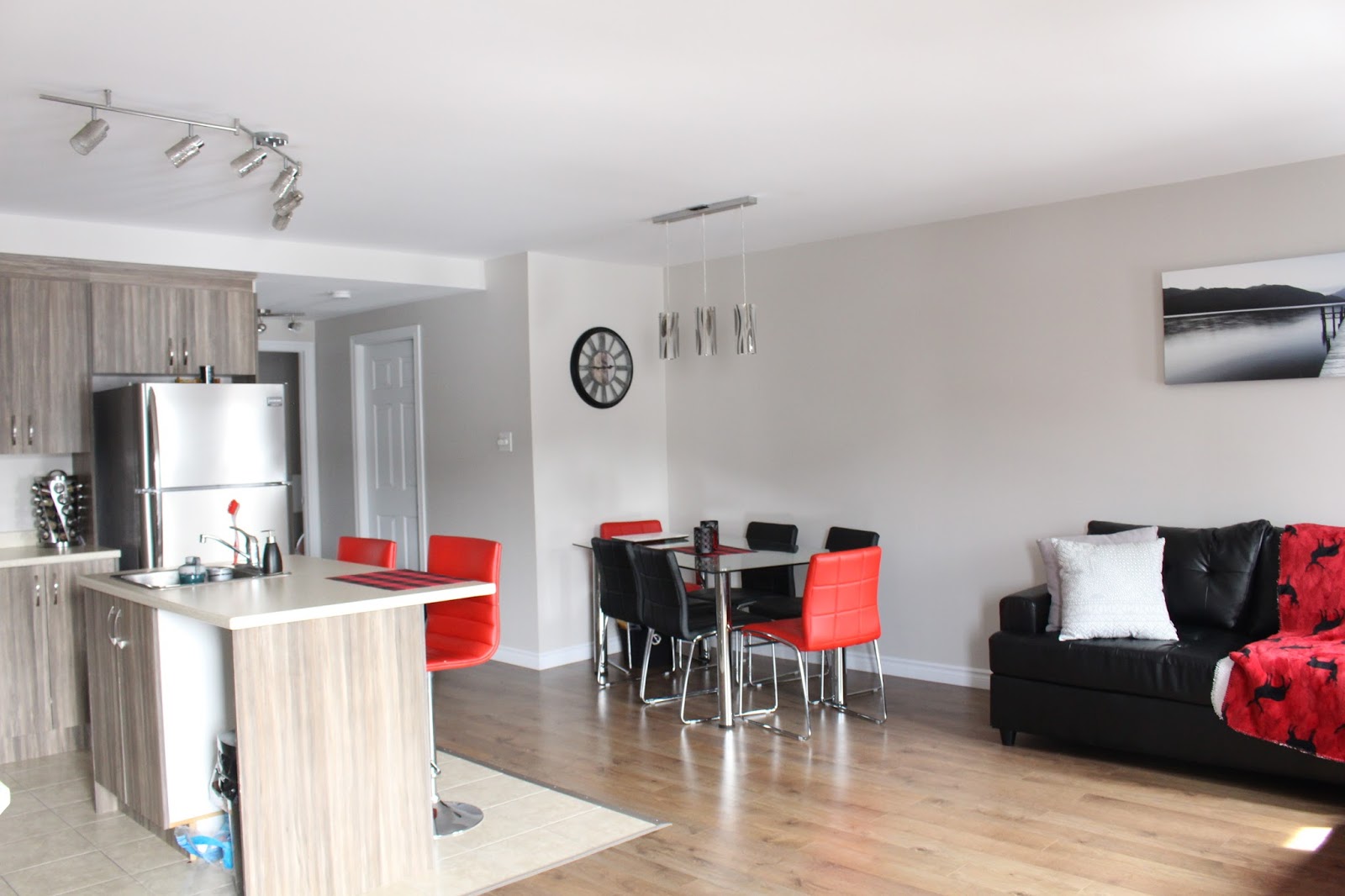 APPARTEMENTS À LOUER FAITES UNE VISITE VIRTUELLE AVEC NOS PHOTOS ET VIDÉOS ! REVENEZ NOUS VOIR