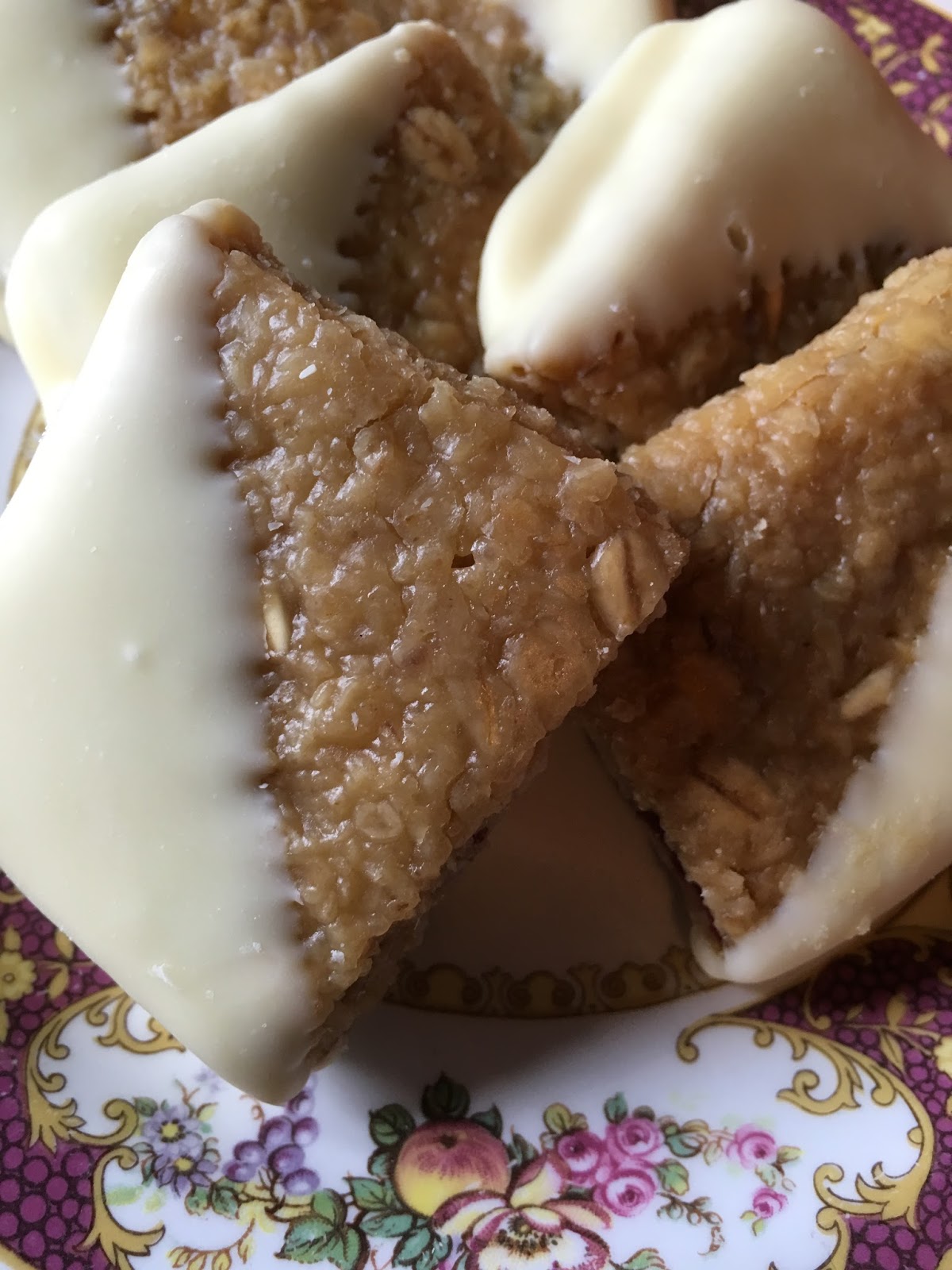 Jewelled Amaretto flapjack recipe plus a review of Thomas J. Fudge's