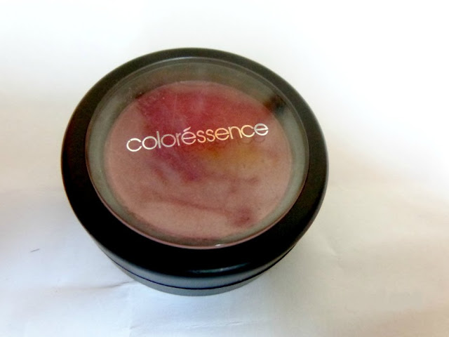 Coloressence Pearl Finish Eye Shades in Scarlet Red Review, Pictures and Swatches