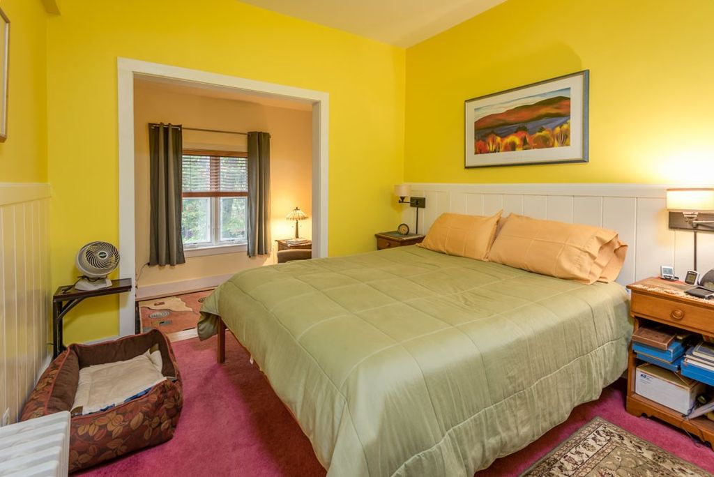 Sweet House Dreams Mackie House, 1887 Victorian Bed and Breakfast in