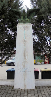 το μνημείο πεσόντων στο Άργος Ορεστικό