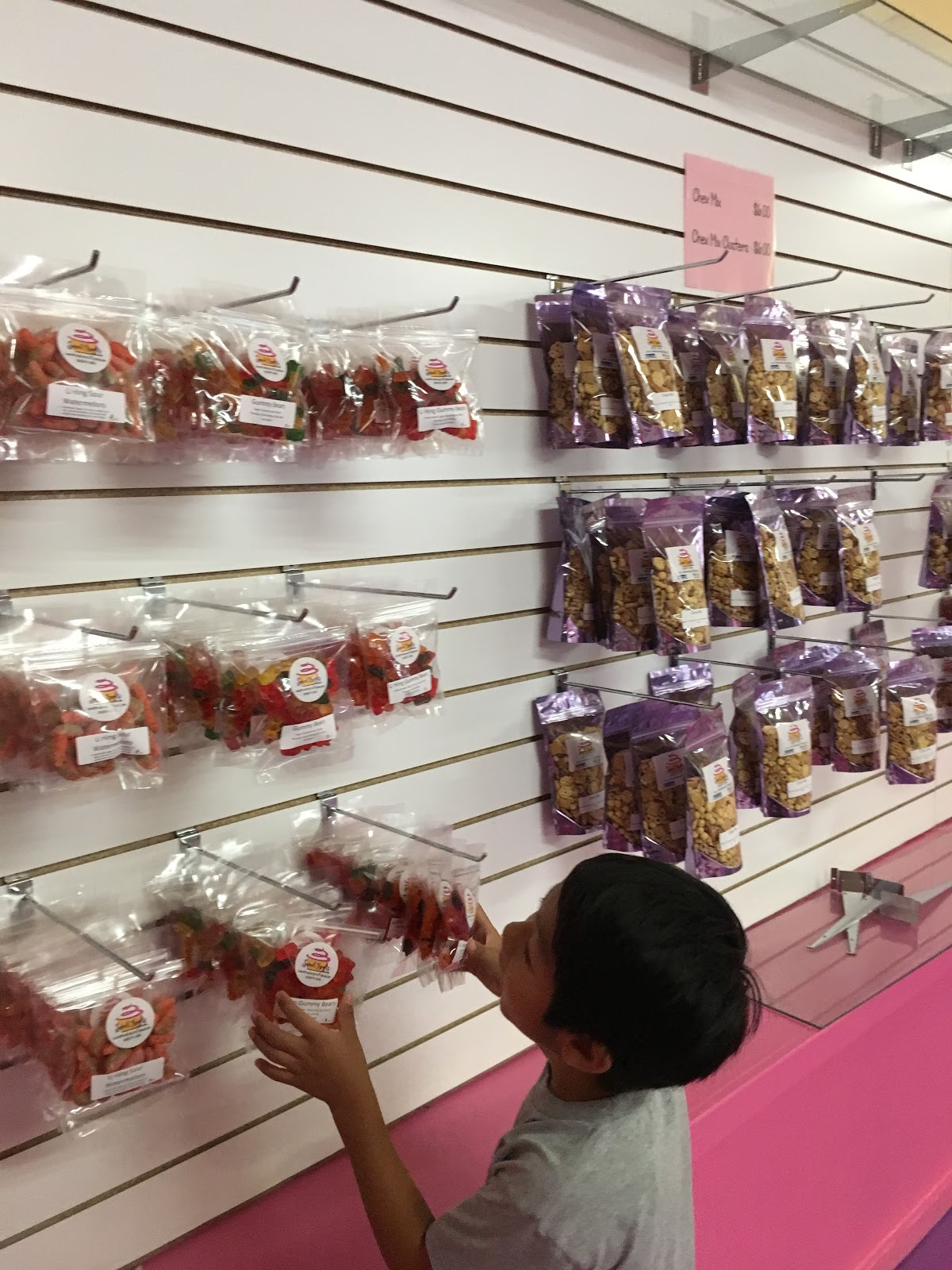 Hawaii Mom Blog Sweet Treats by Kris Grand Opening April 15