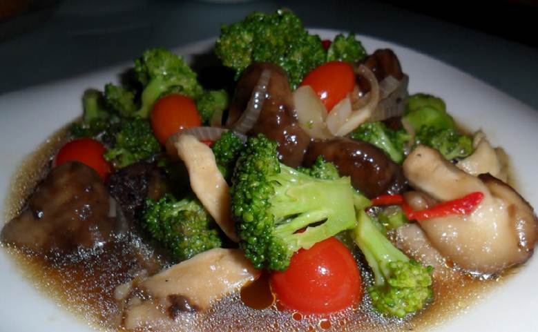 Resepi Simple Tapi Sedap: Brokoli & Cendawan Goreng Campur 