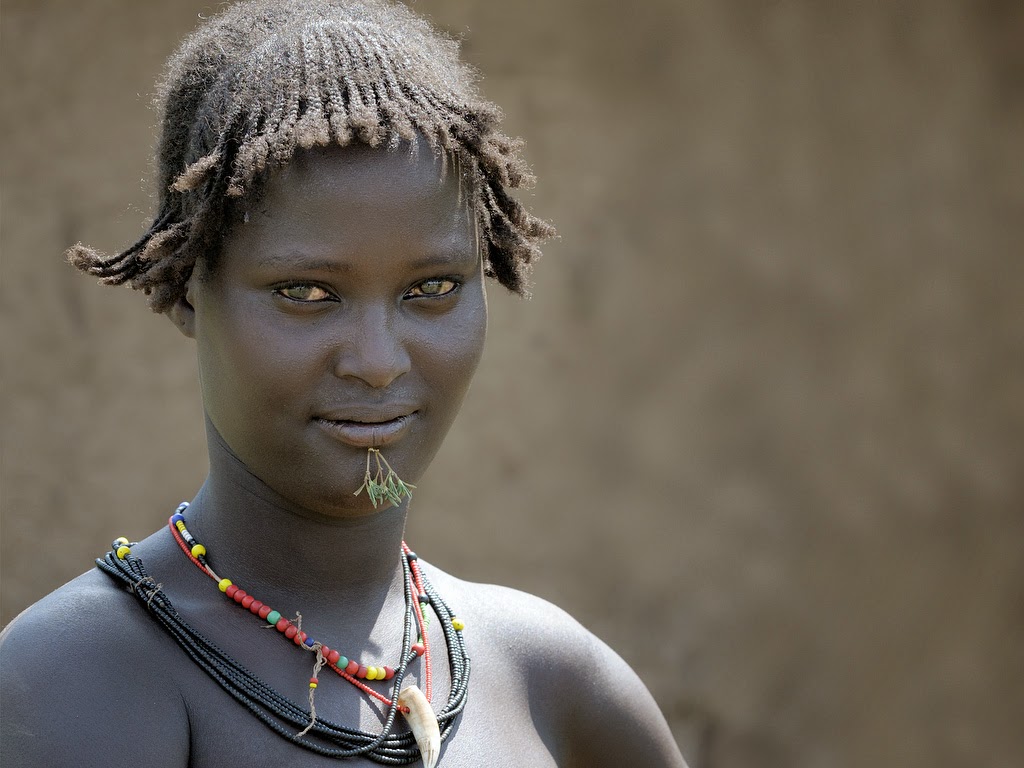 Современные африканцы. Как называется африканец. Негроилнаяраса африки. Головные уборы африканцев. Племя самбуру дети.