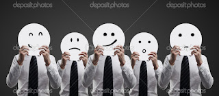 Foto de personas con caras sobrepuestas con diferentes estados de ánimo
