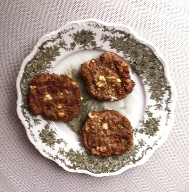 Wessels low carb Welt: Käse-Frikadellen Wessels low carb Welt: Käse-Frikadellen