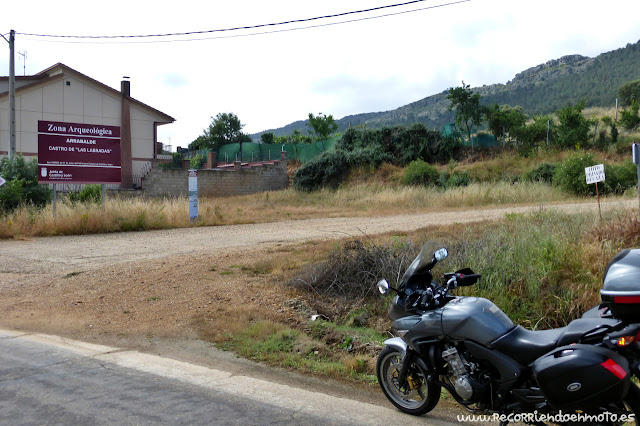 Acceso al camino del Castro de Las Labradas