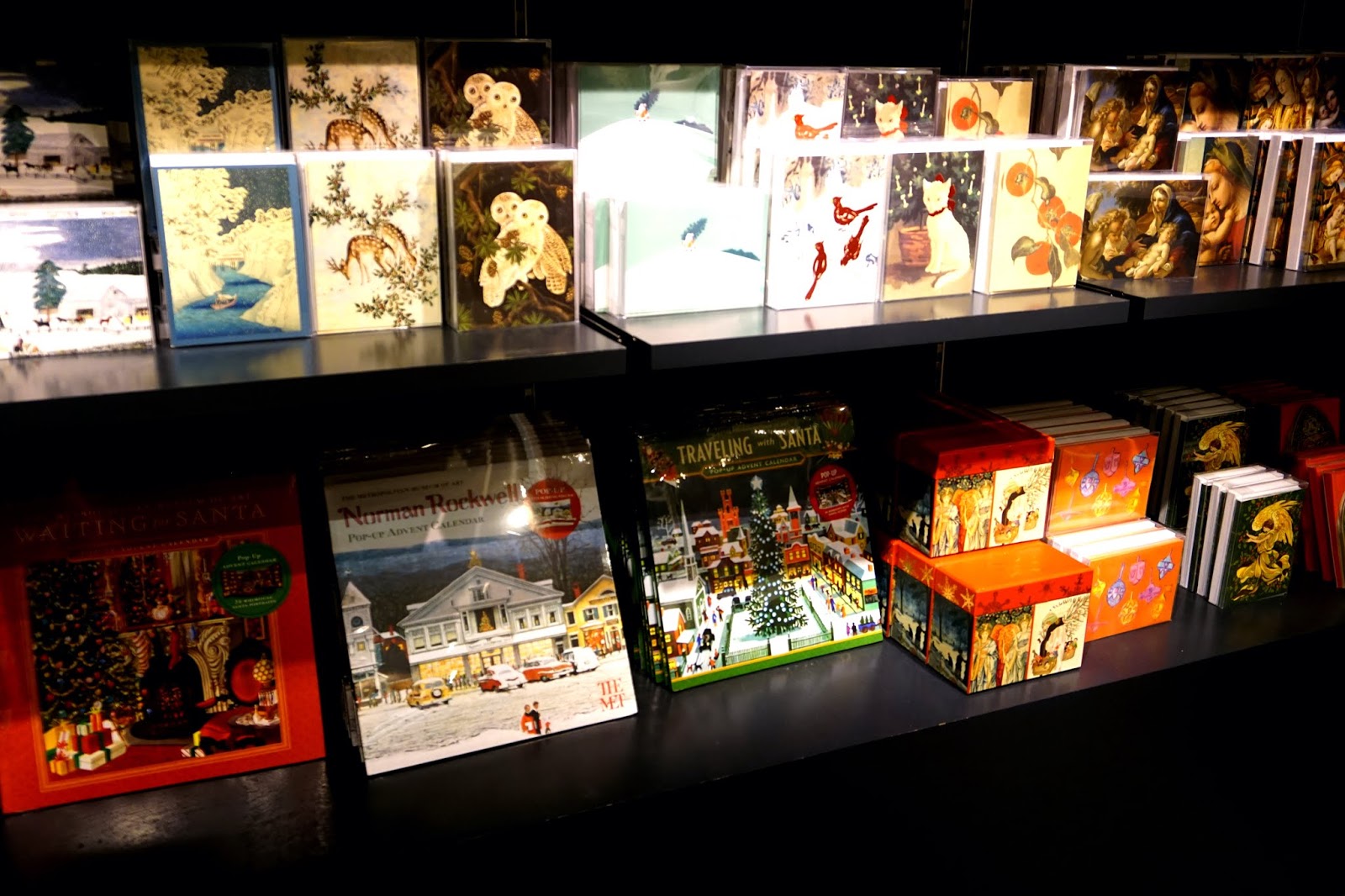 [NYC] Shopping at The Met Gift Shop 2019 Calendars, Holiday Cards