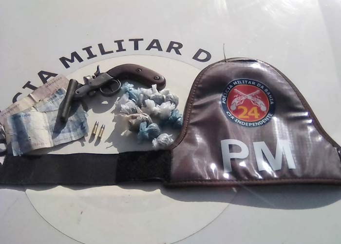 Policiais militares da 24ª CIPM prendem homem com arma e drogas em Ourolândia