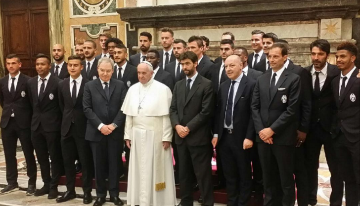 Ej nichetinjo Juventus-Pope-Francis