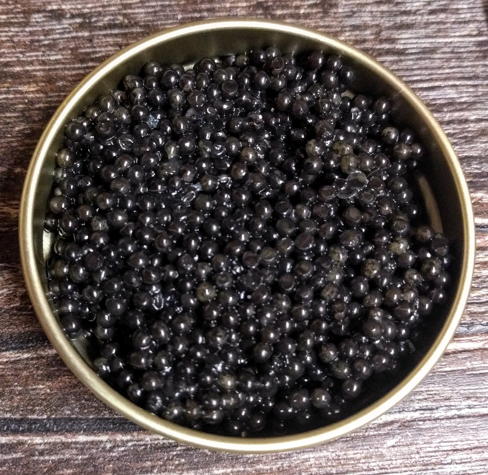 - Blinis mit Lachs und Kaviar