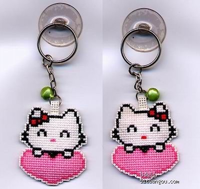 Творческая кладовая: Вышитые брелки и подвески