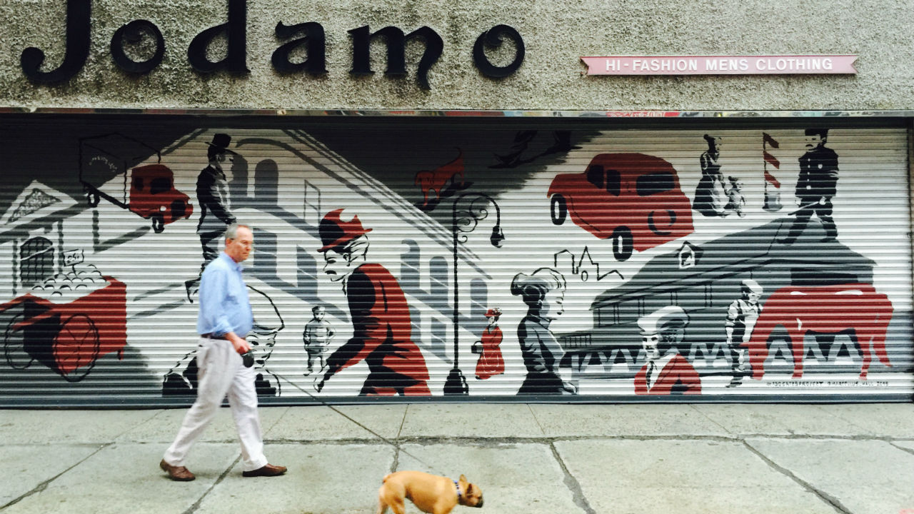 城市街景的嶄新驚喜：鐵捲門塗鴉藝術「100 Gates Project」