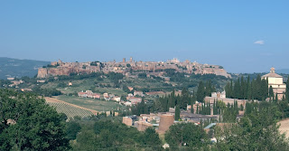 Orvieto - milagre eucarístico Orvieto%2Bpanorama%2Bdi%2BHans%2BPeter%2BSchaefer%252C%2Bhttpwww.reserv a rt.de%2B %2BOpera%2Bpropria.%2BCon%2Blicenza%2BCC%2BBY SA%2B3.0%2Btramite%2BWikimedia%2BCommons%2B %2Bhttpscommons.wikimedia.orgwikiFileOrvieto panorama.jpg%2523mediaFileOrvieto panorama.jpg - Orvieto - milagre eucarístico