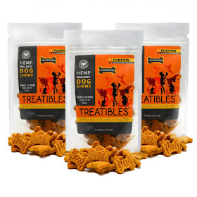 Treatibles treats come in two favors: pumpkin and blueberry.