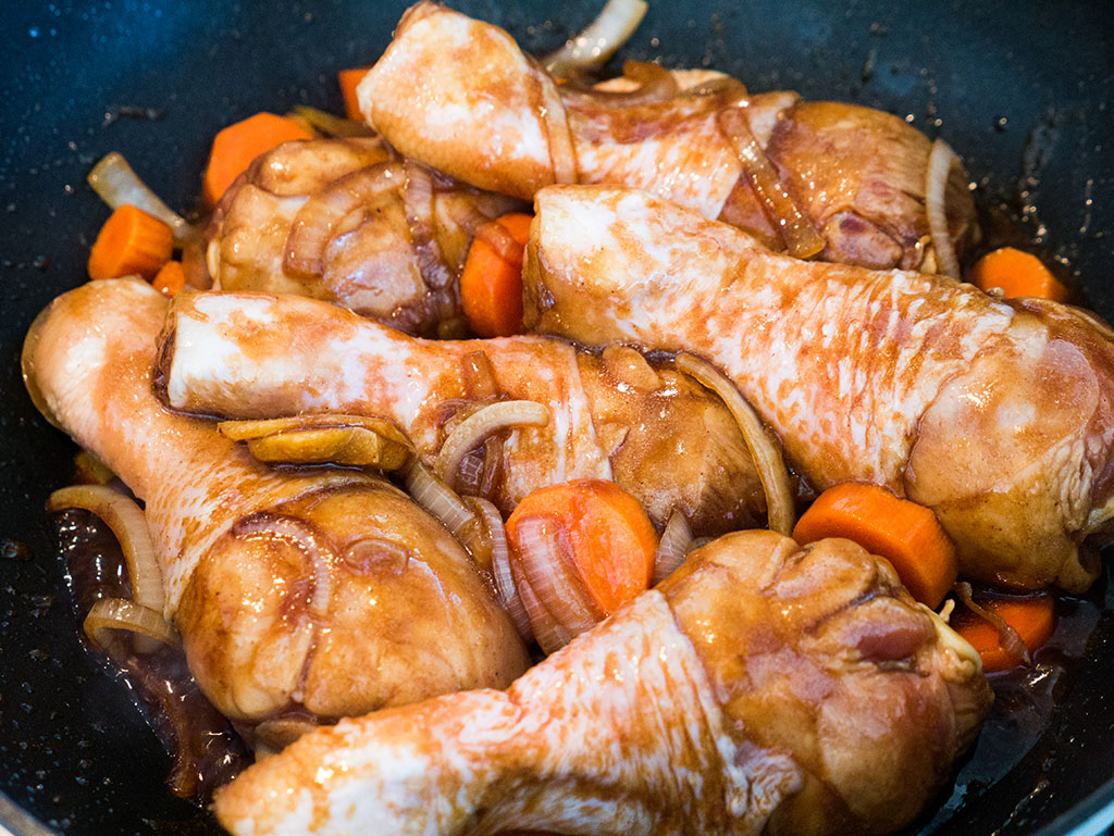 Purple bowl Braised chicken with egg noodles/wonton noodles recipe
