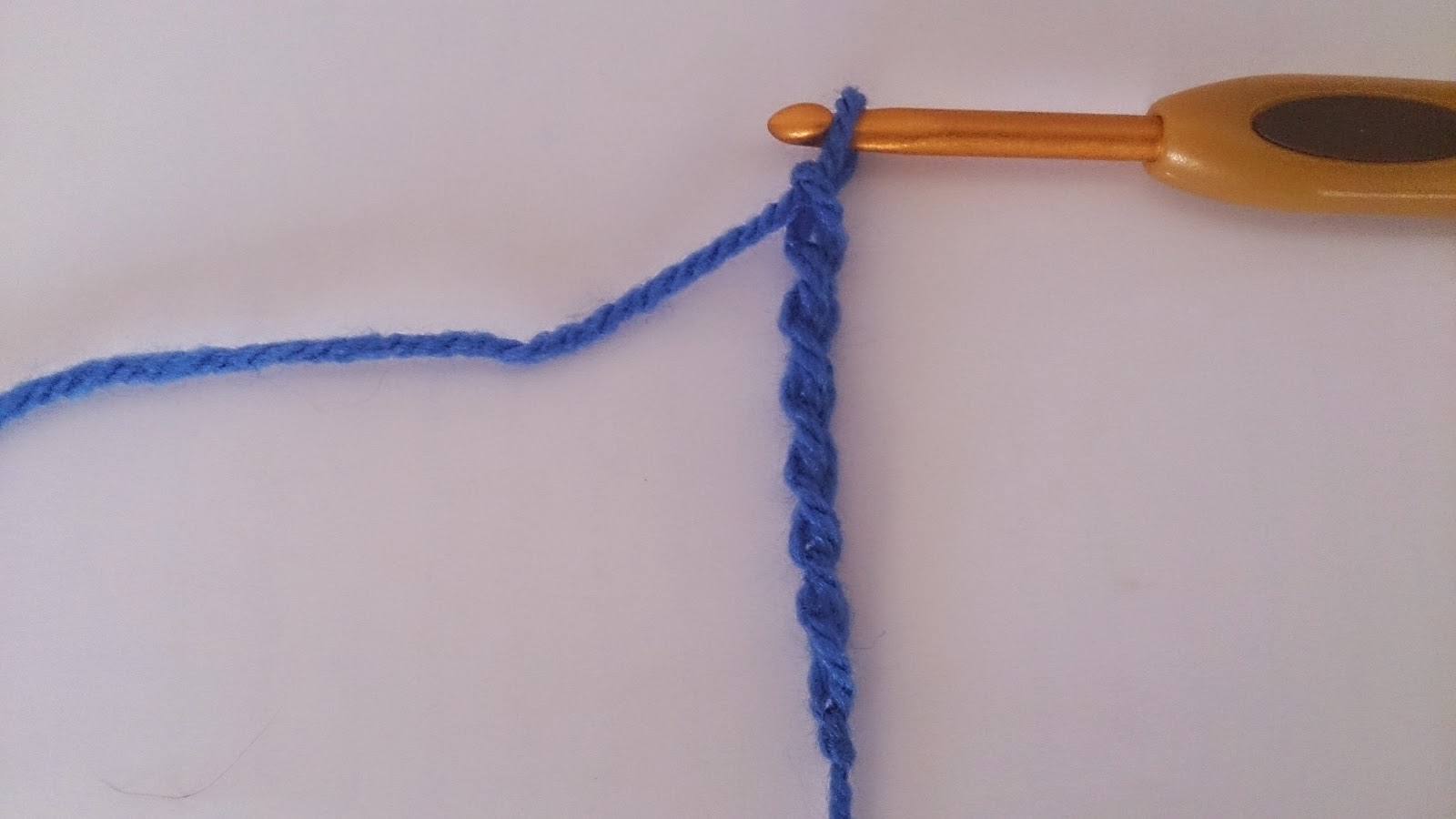 JennyBellaCrochet Basic crochet stitches, slip knot and chain stitch