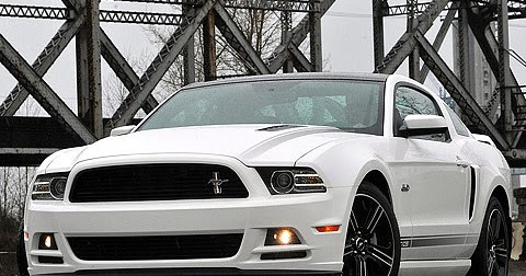 2013 Ford Mustang GT  Gambar Mobil FORD